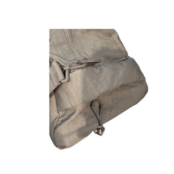 Target Soft Shell Tote/Duffel Bag 16"x8"x8" - Picture 6 of 6